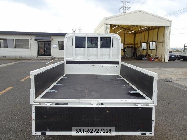 Hino DUTRO 2023-12 2078675-5
