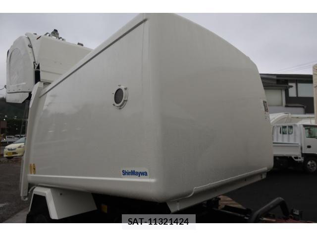 Hino DUTRO 2017-12 2099236-16