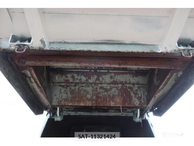 Hino DUTRO 2017-12 2099236-27