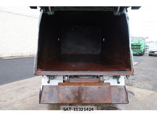 Hino DUTRO 2017-12 2099236-28