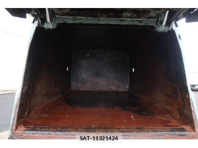 Hino DUTRO 2017-12 2099236-29