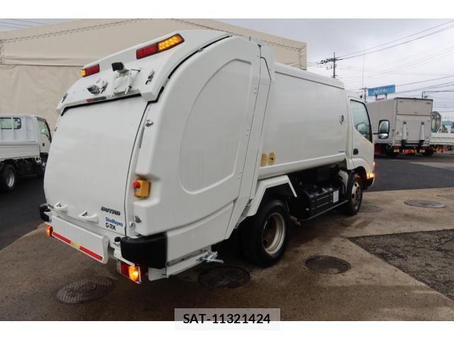 Hino DUTRO 2017-12 2099236-4