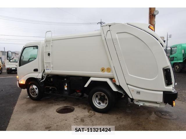 Hino DUTRO 2017-12 2099236-7