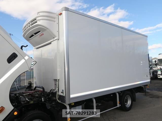 Hino DUTRO 2018-04 2208296-11
