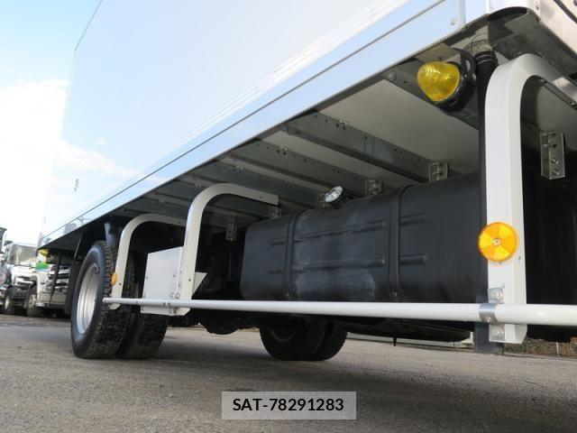 Hino DUTRO 2018-04 2208296-12