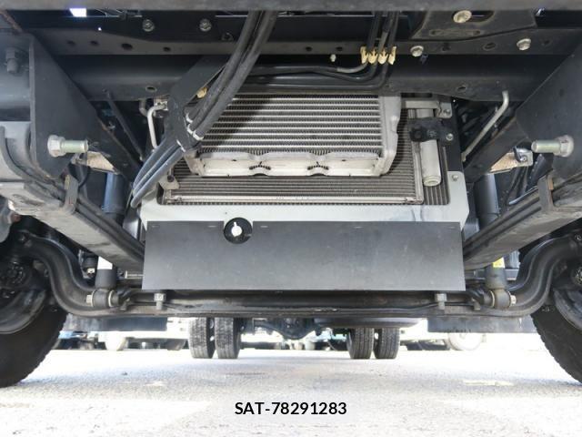 Hino DUTRO 2018-04 2208296-16