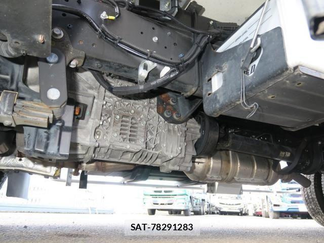 Hino DUTRO 2018-04 2208296-18
