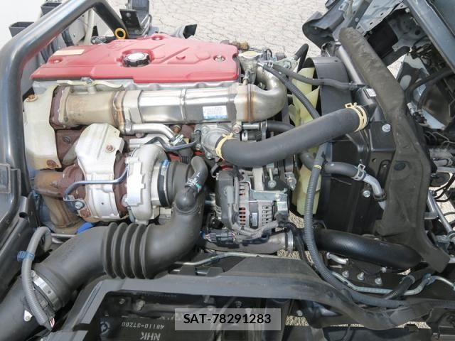 Hino DUTRO 2018-04 2208296-21
