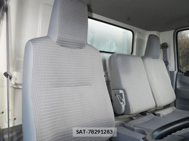 Hino DUTRO 2018-04 2208296-23