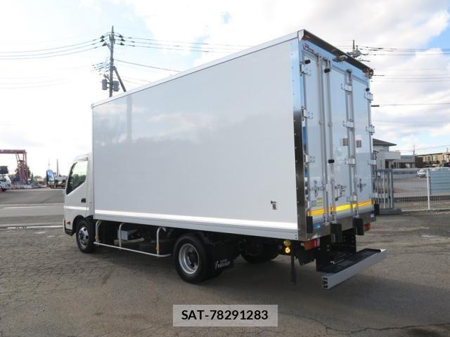 Hino DUTRO 2018-04 2208296-2
