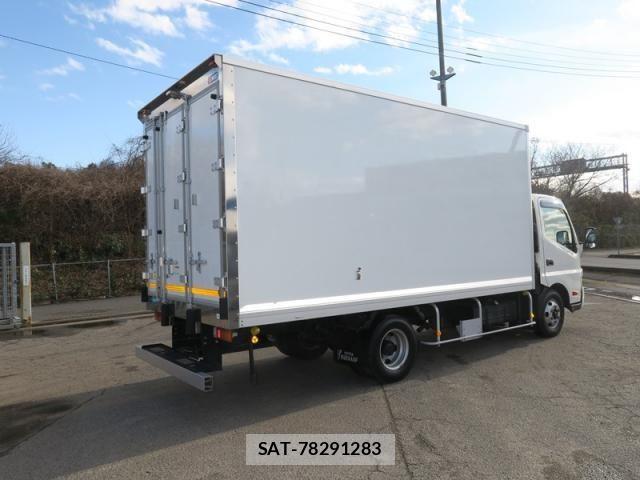 Hino DUTRO 2018-04 2208296-3