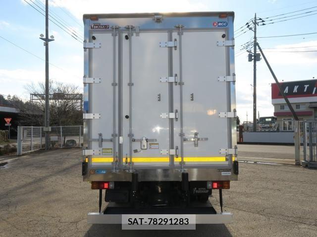 Hino DUTRO 2018-04 2208296-4