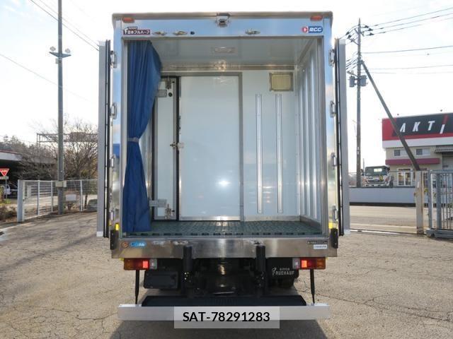 Hino DUTRO 2018-04 2208296-5