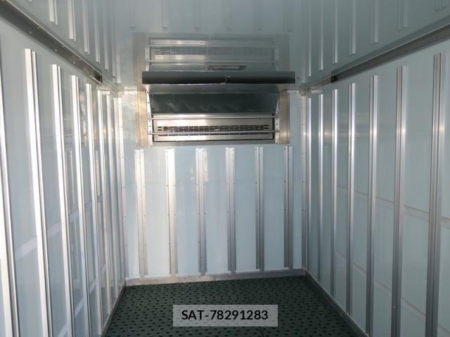 Hino DUTRO 2018-04 2208296-7