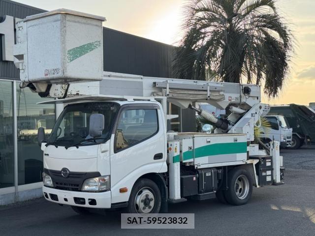 Hino DUTRO 2013-05 2208300-0