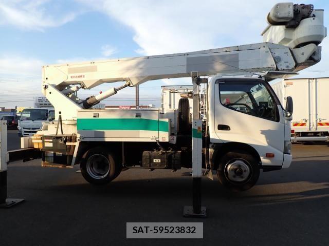 Hino DUTRO 2013-05 2208300-9
