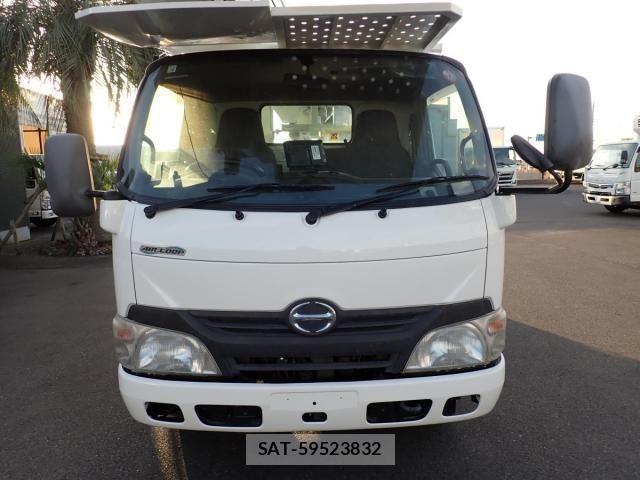 Hino DUTRO 2013-05 2208300-1