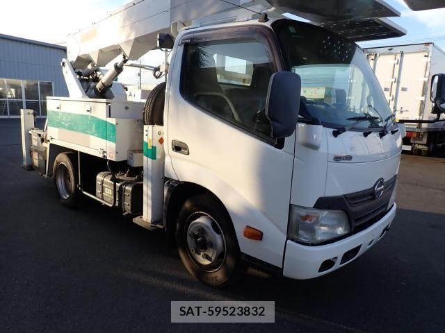 Hino DUTRO 2013-05 2208300-2