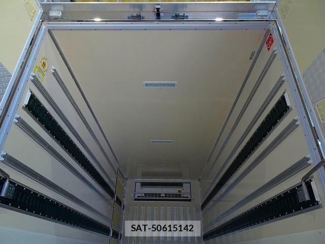 Hino DUTRO 2020-08 2316260-24