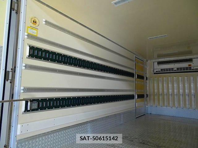 Hino DUTRO 2020-08 2316260-25