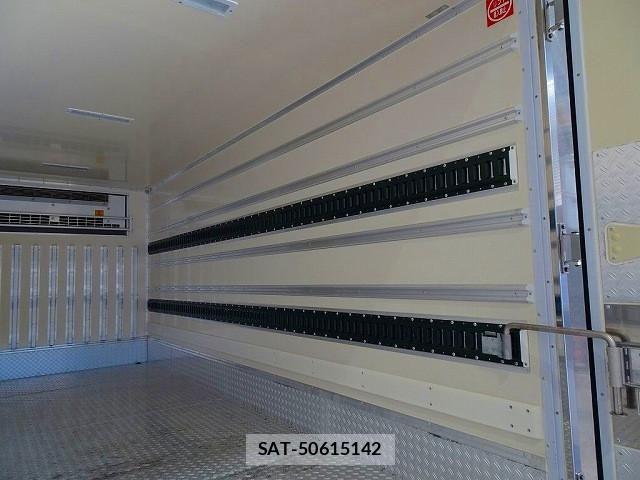 Hino DUTRO 2020-08 2316260-26