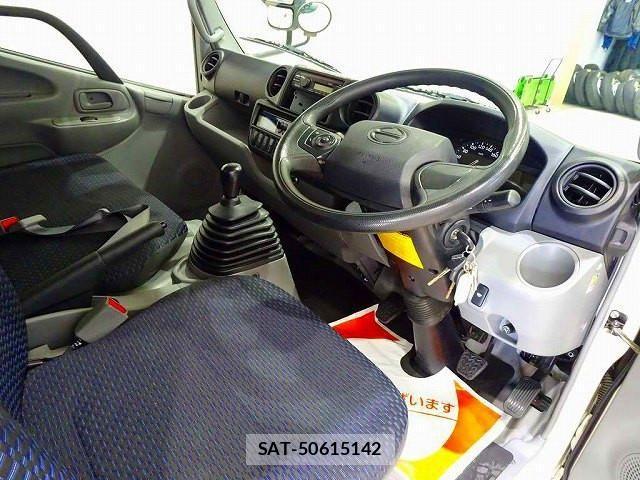 Hino DUTRO 2020-08 2316260-4