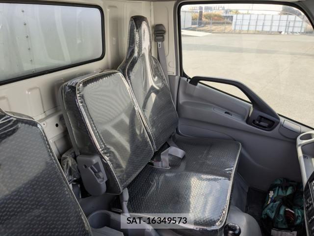 Hino DUTRO 2020-07 2316271-27