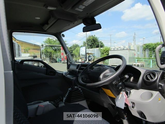 Hino DUTRO 2024-09 2316230-17