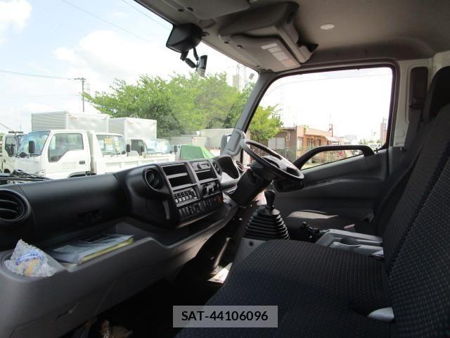 Hino DUTRO 2024-09 2316230-26