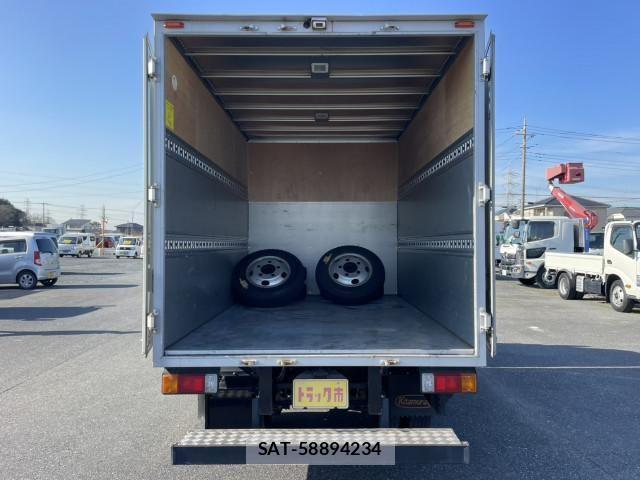 Hino DUTRO 2020-07 2316266-13