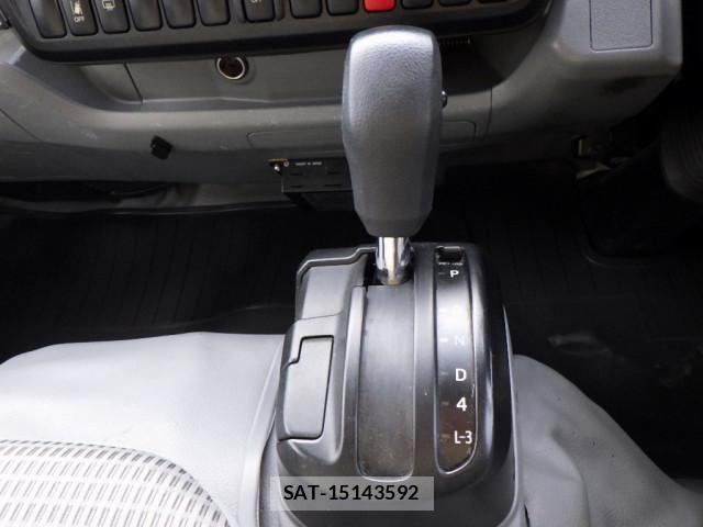 Hino DUTRO 2018-08 2316284-15