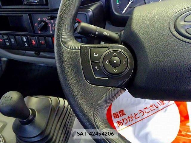 Hino DUTRO 2025-05 2316256-17