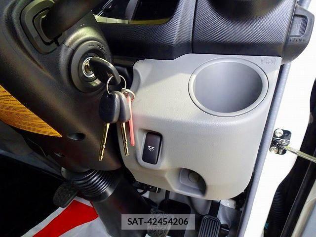 Hino DUTRO 2025-05 2316256-18