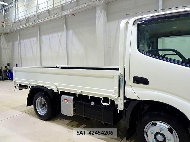 Hino DUTRO 2025-05 2316256-22