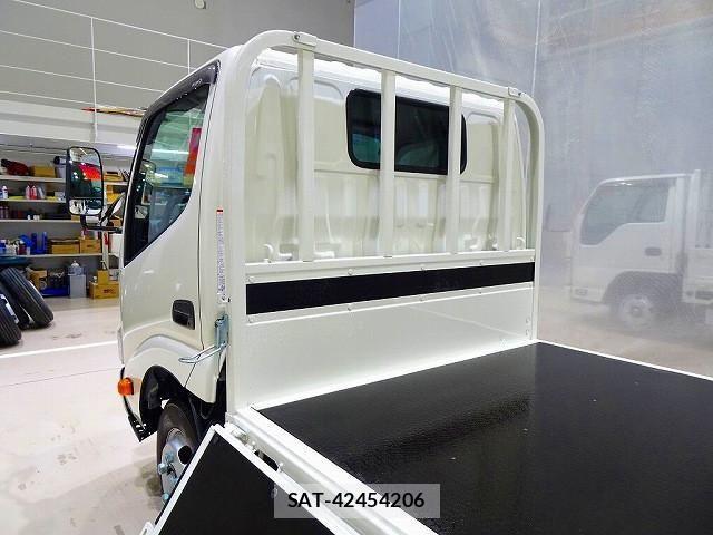Hino DUTRO 2025-05 2316256-25