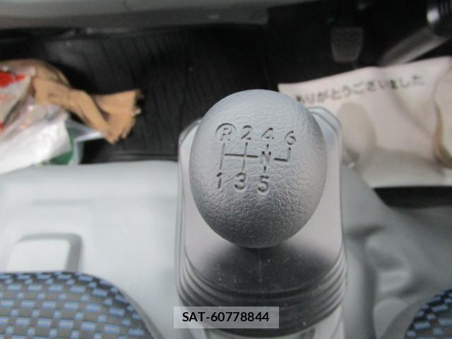 Hino DUTRO 2024-11 2316253-17