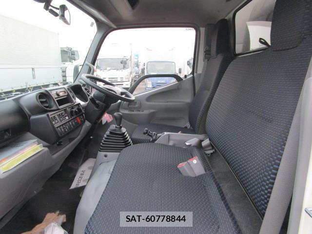 Hino DUTRO 2024-11 2316253-21
