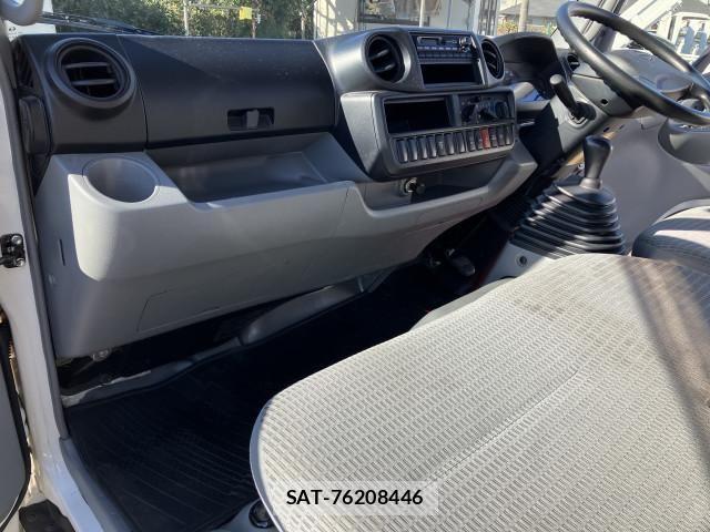 Hino DUTRO 2013-06 2316275-25