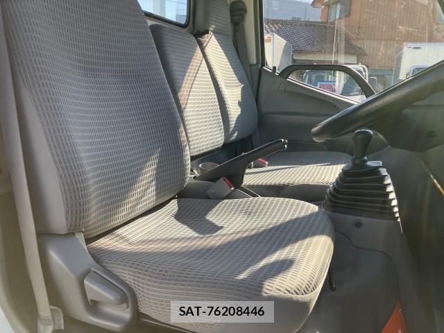 Hino DUTRO 2013-06 2316275-5