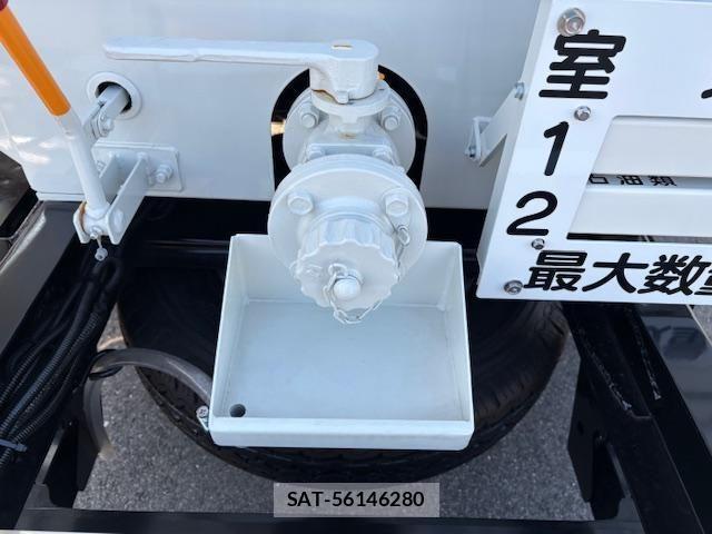 Hino DUTRO 2025-04 2319334-13