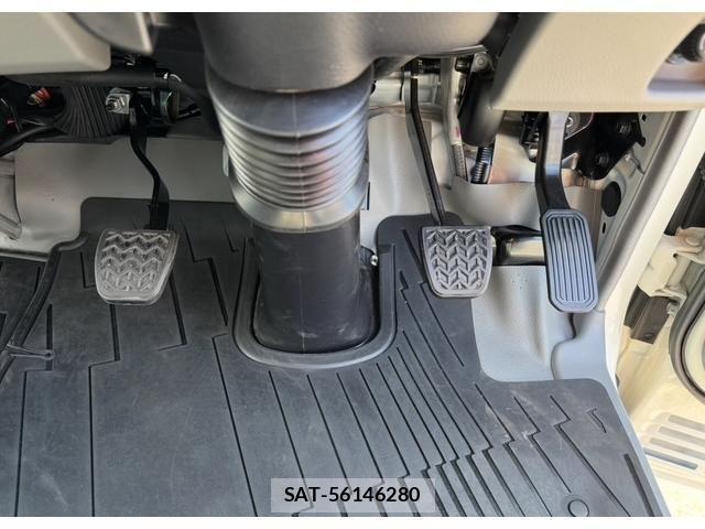 Hino DUTRO 2025-04 2319334-24
