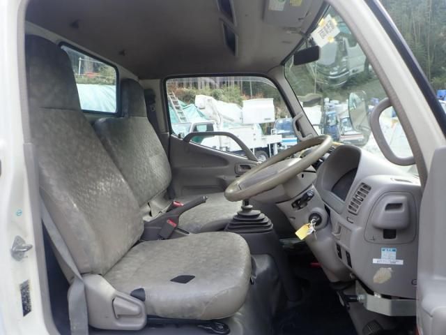 Hino DUTRO 2011-01 2385645-10