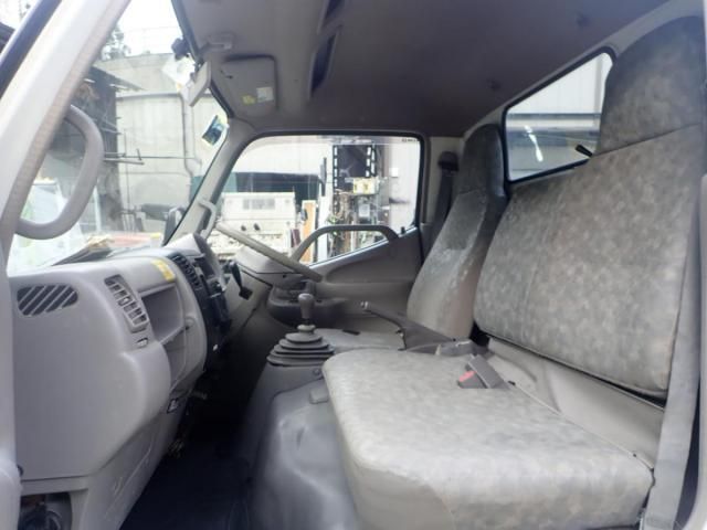 Hino DUTRO 2011-01 2385645-12