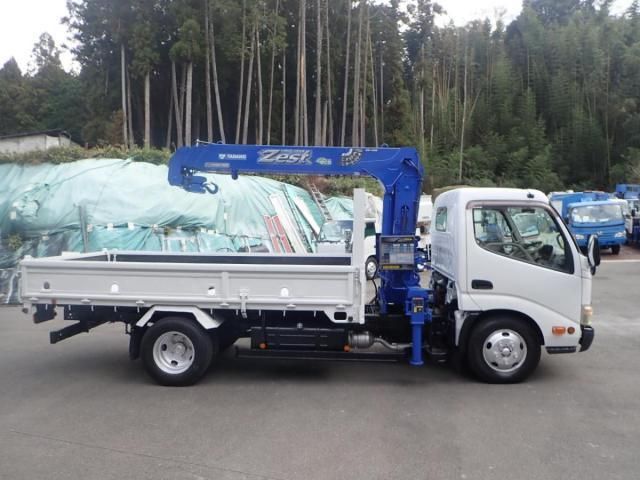 Hino DUTRO 2011-01 2385645-21