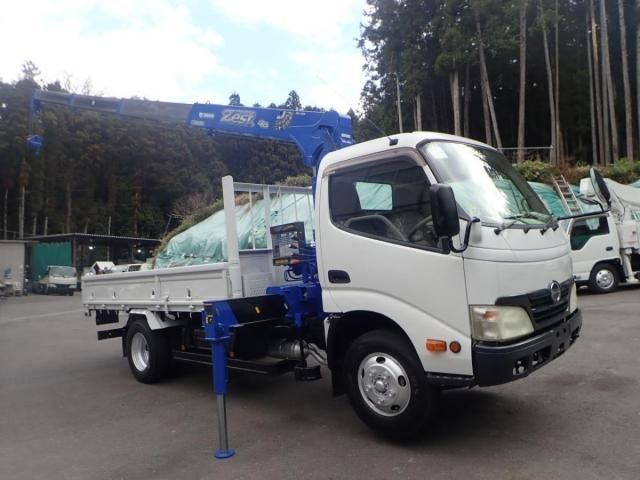 Hino DUTRO 2011-01 2385645-24