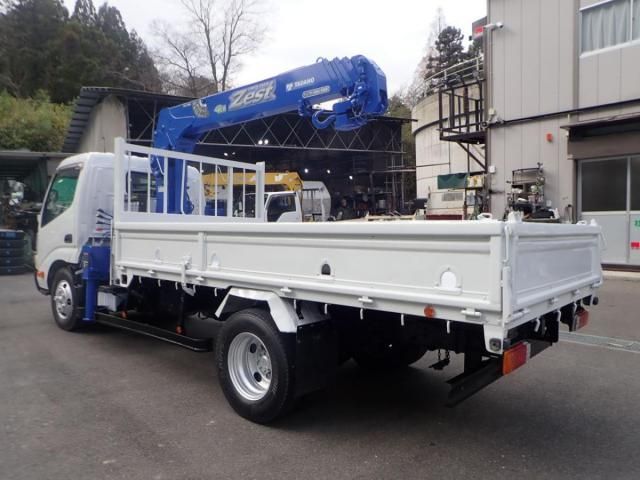 Hino DUTRO 2011-01 2385645-25