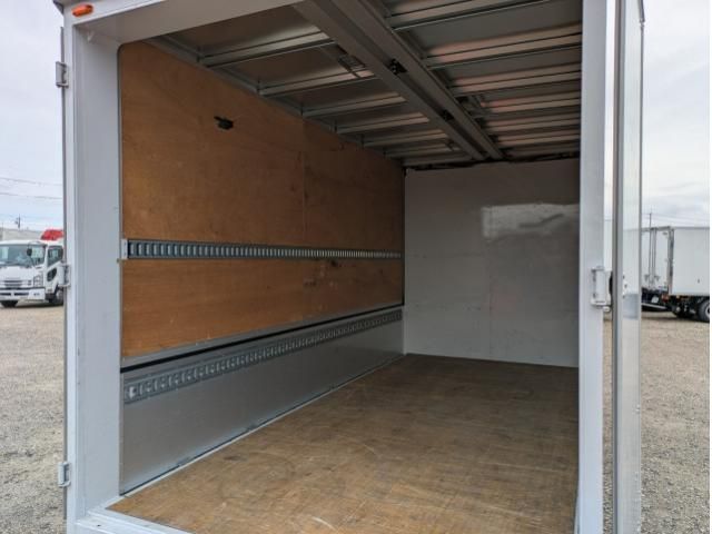Hino DUTRO 2023-12 2385619-15