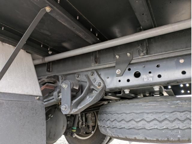 Hino DUTRO 2023-12 2385619-19