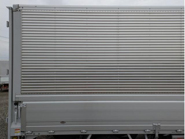 Hino DUTRO 2023-12 2385619-25