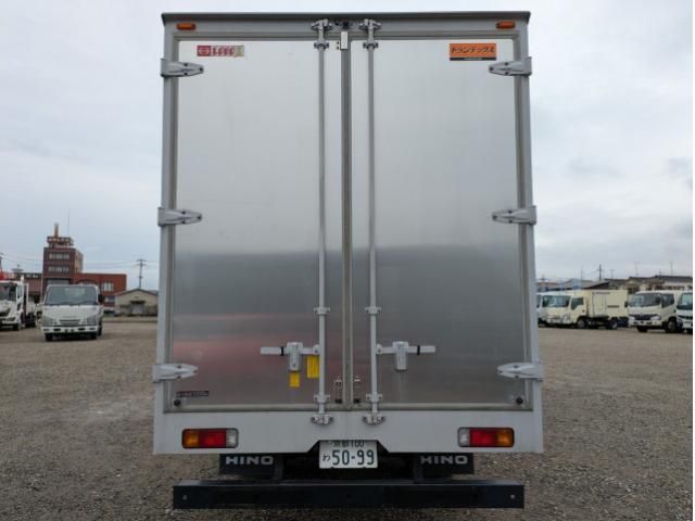 Hino DUTRO 2023-12 2385619-7